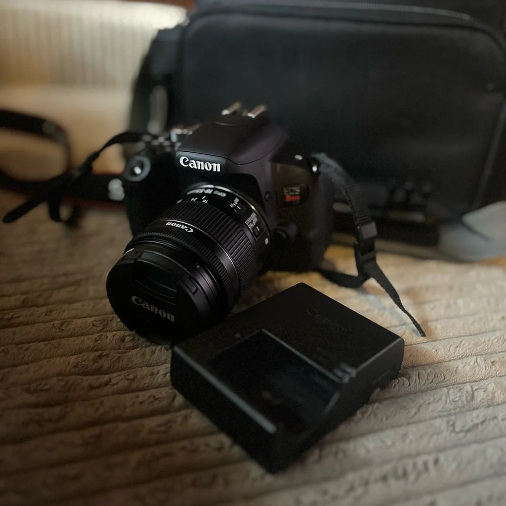 Canon EOS Rebel T7i EF-S 18-55mm Kit
